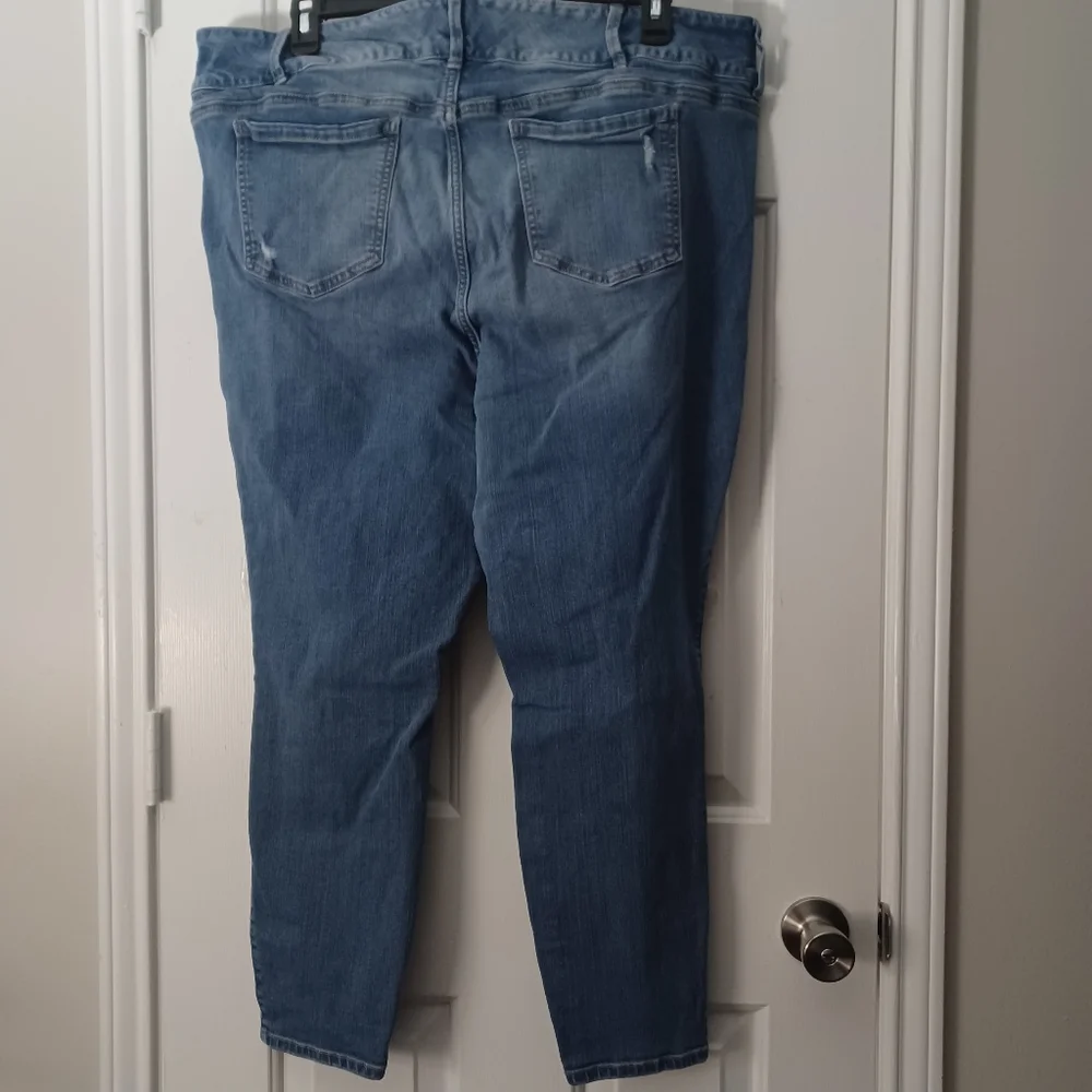 Torrid Premium Distressed Jeans Sz 26